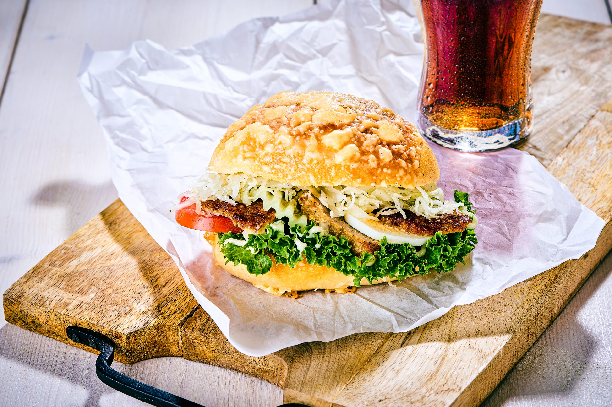 35 Scha╠êfer Burger 011 Cola_intensiver Schäfer Burger und Cola