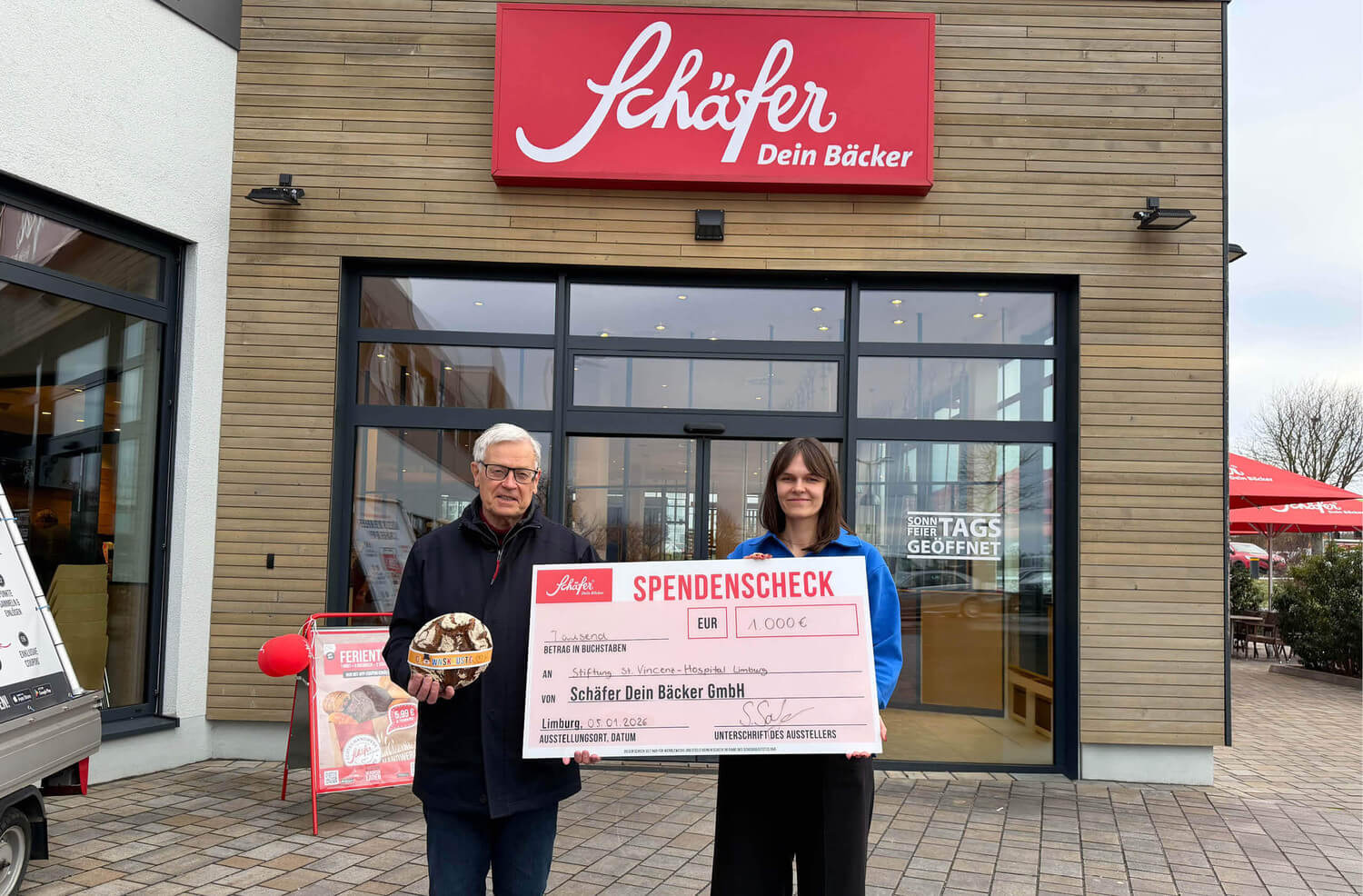 Beitragsbild-Spendenuebergabe-Aktion-Clownskruste-min_1500px-min